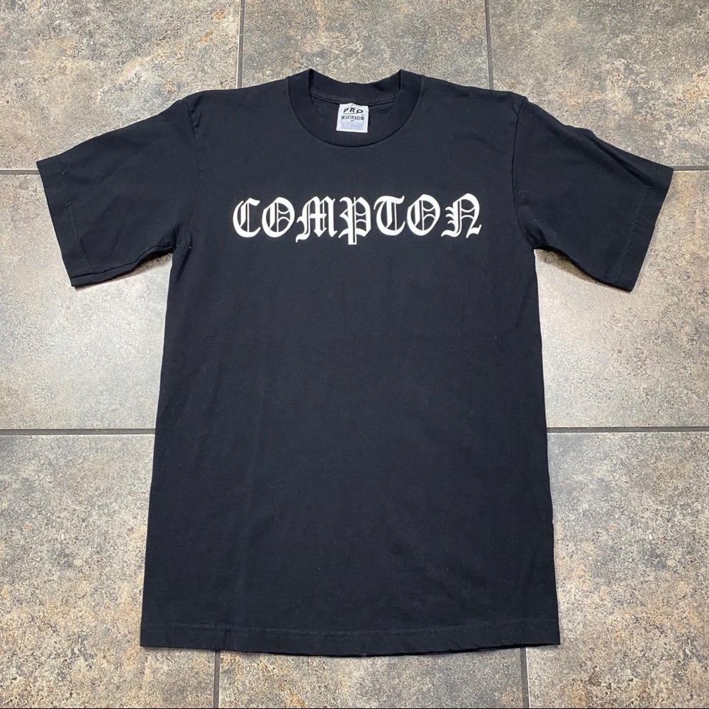 VTG 90’s Compton Short Sleeve T-Shirt Size Medium